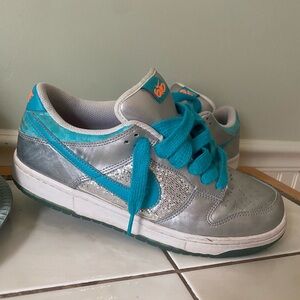 Nike Kids Sneakers in Silver and Teal